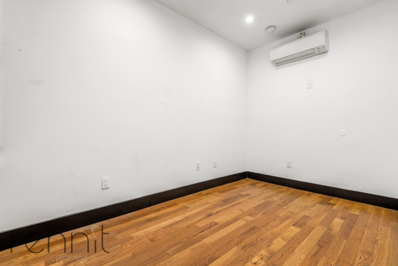 562 Park Pl, Apt 2F Image 8