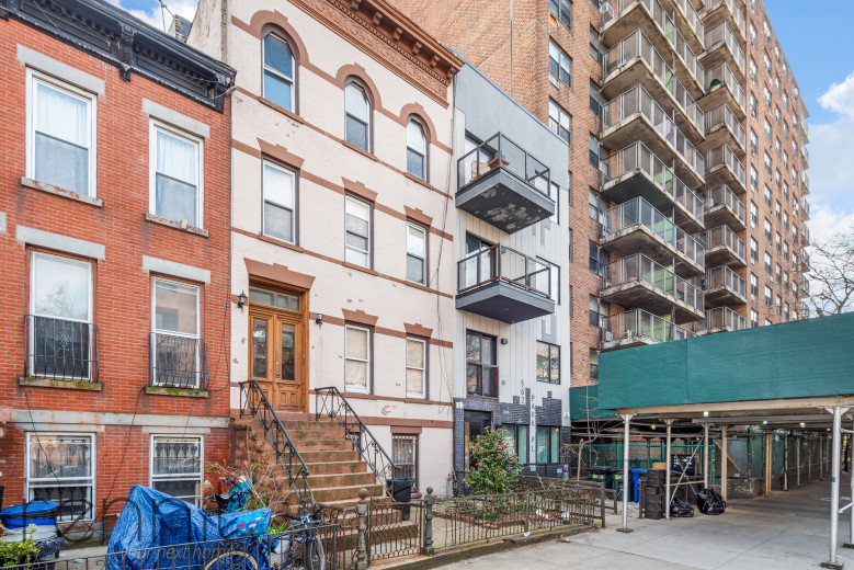 562 Park Pl, Apt 2F Image 15