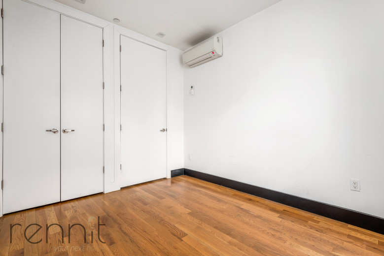 562 Park Pl, Apt 2F Image 4