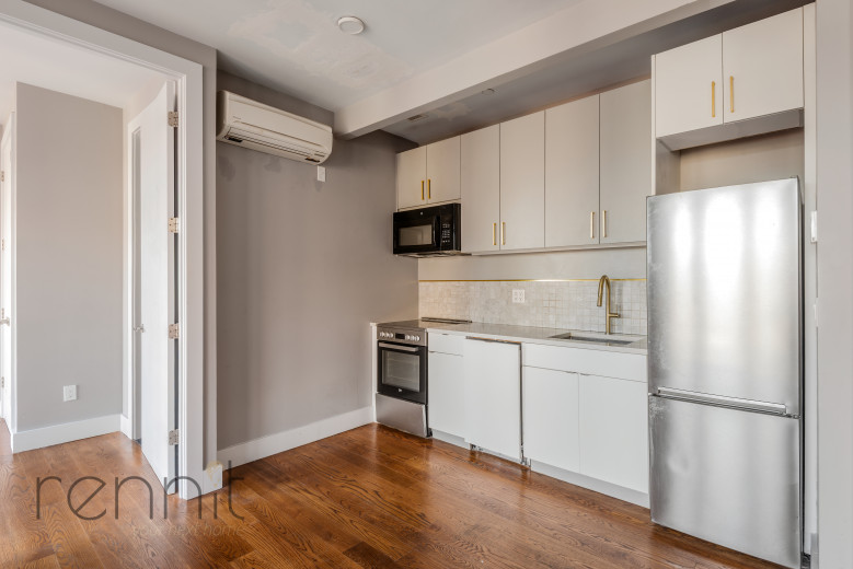 853 Lexington Ave, Apt 2A Image 4