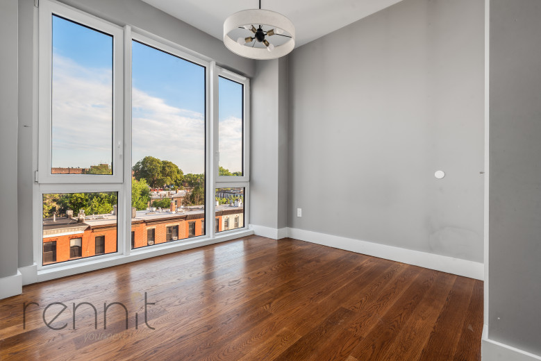 853 Lexington Ave, Apt 2A Image 5