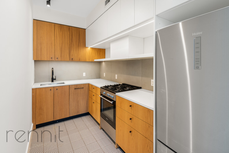 633 Marcy Ave, Apt 305 Image 4