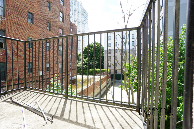 728A Rogers Ave, Apt 3B Image 3