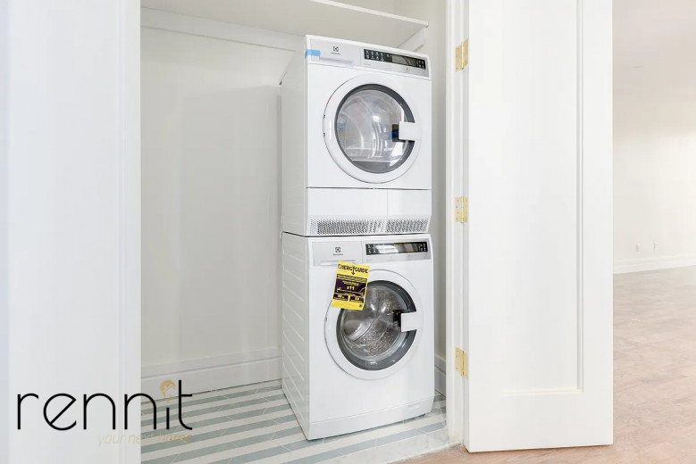 126 East 54th St, Apt 3B Image 11
