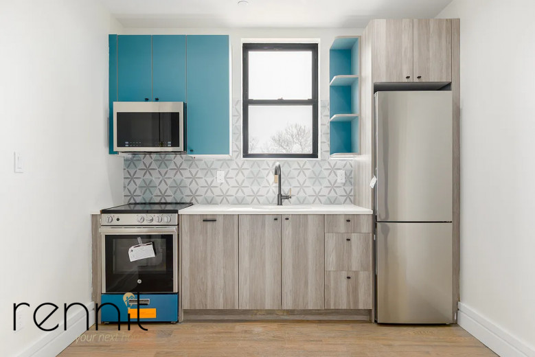 126 East 54th St, Apt 3B Image 5
