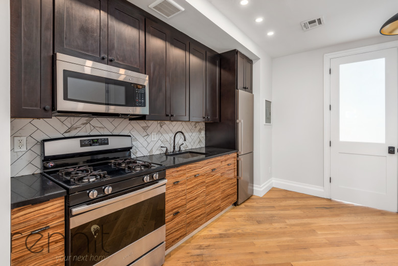 1028 Madison St, Apt 6 Image 4
