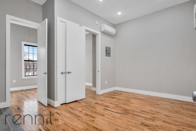 553 E 26th St, Apt 3F Image 2