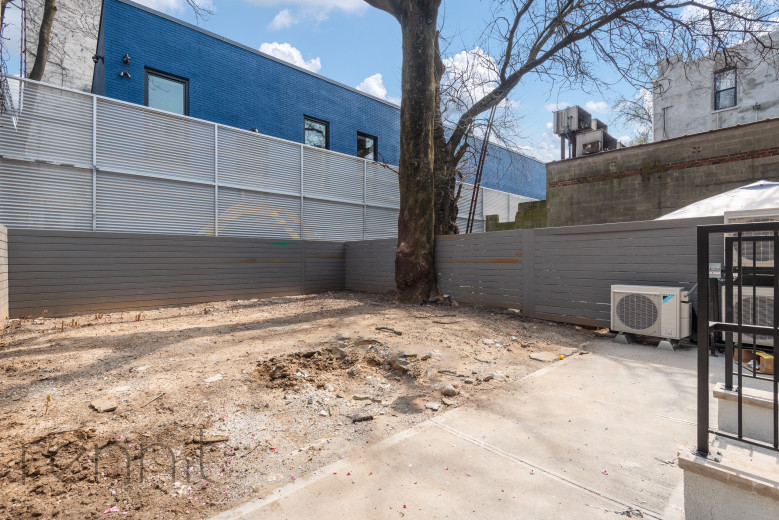 893 4th Ave, Apt 1R Image 12