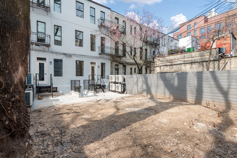 893 4th Ave, Apt 1R Image 15