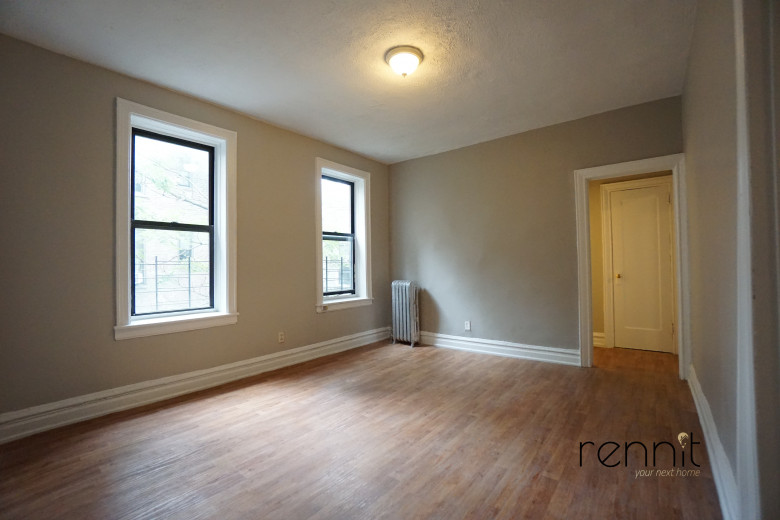 1124 43rd St, Apt D2 Image 2