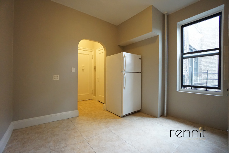 1124 43rd St, Apt D2 Image 3