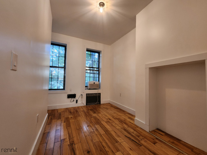 640 Kosciuszko St, Apt 2L Image 12