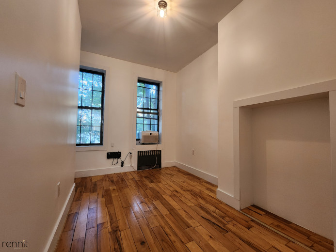 640 Kosciuszko St, Apt 2L Image 13