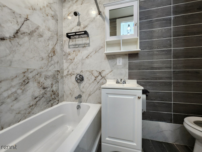 640 Kosciuszko St, Apt 2L Image 21