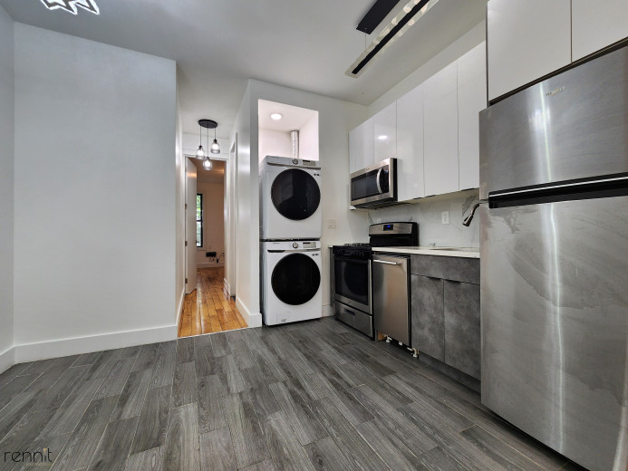 640 Kosciuszko St, Apt 2L Image 7