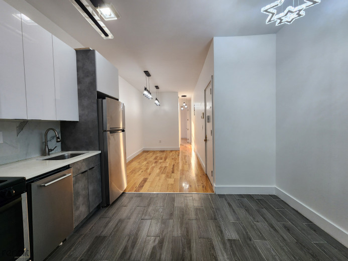 640 Kosciuszko St, Apt 2L Image 9