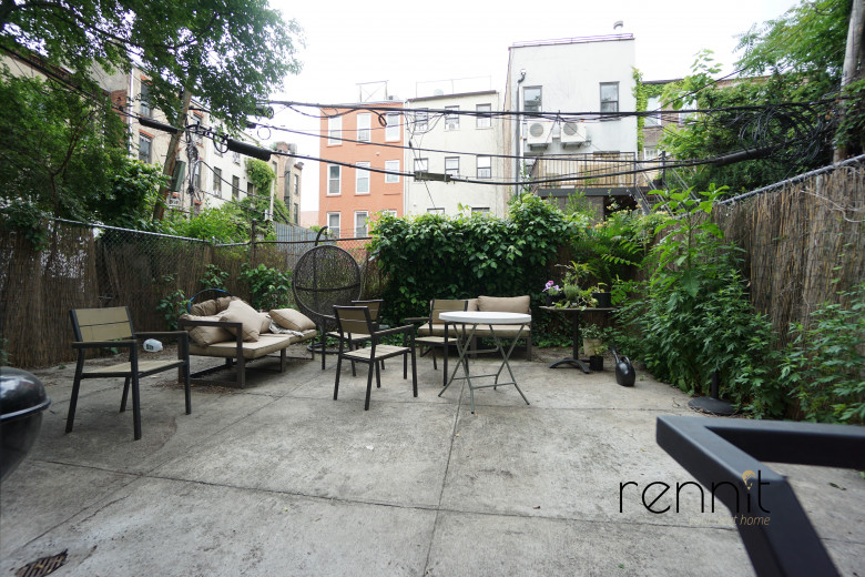 686 Jefferson Ave, Apt 2L Image 14