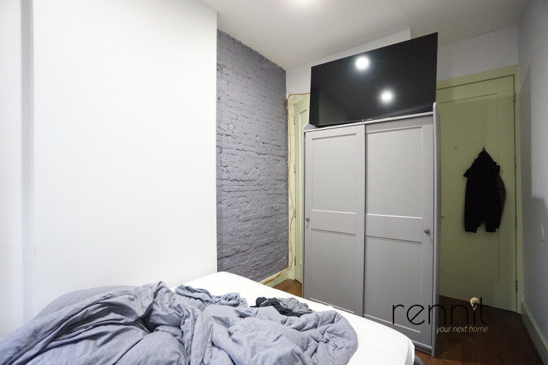 686 Jefferson Ave, Apt 2L Image 5