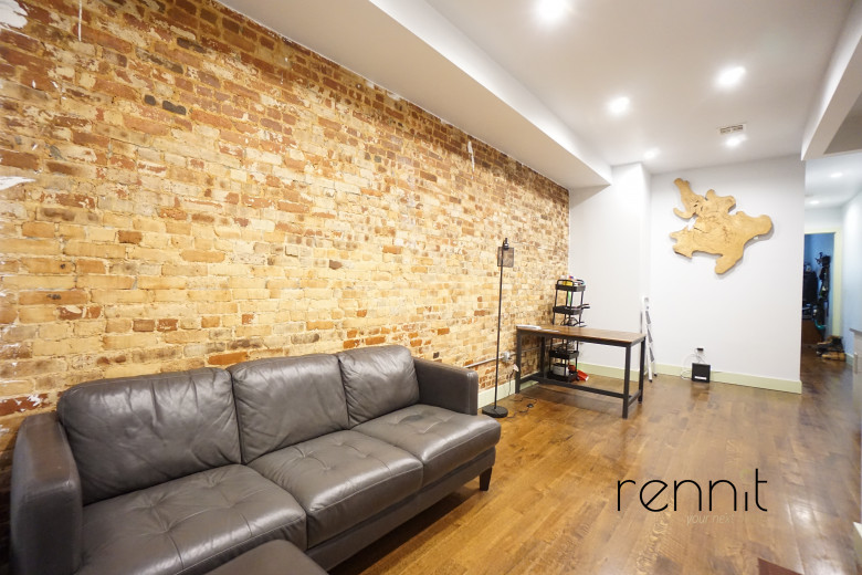 686 Jefferson Ave, Apt 2L Image 8