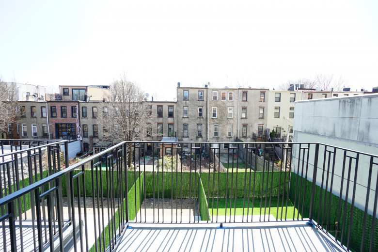 774 Lexington Ave, Apt 4B Image 1