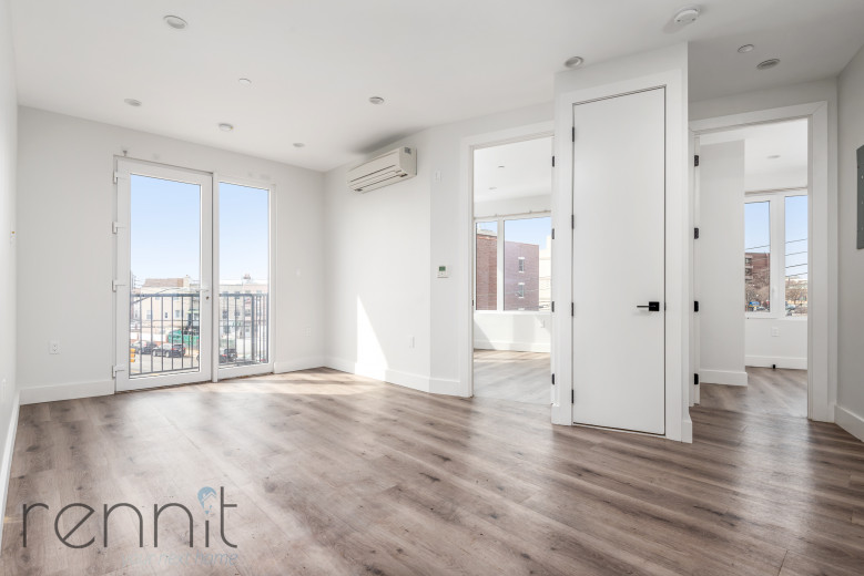 125 Kings Hwy, Apt 5J Image 1