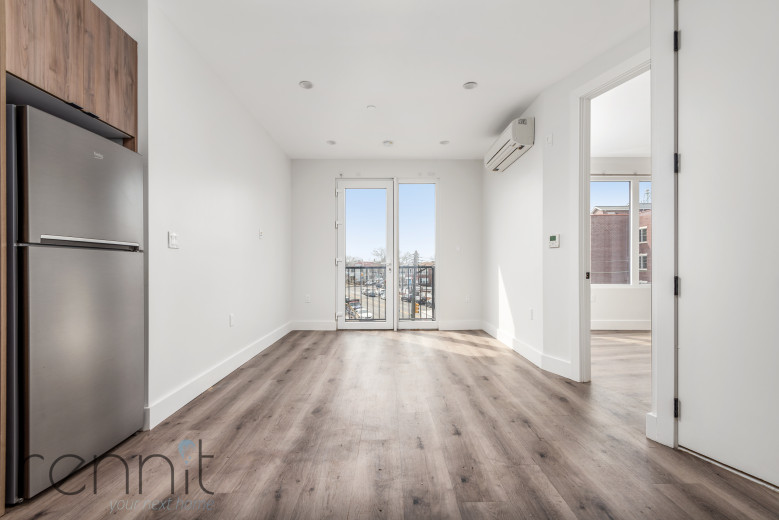 125 Kings Hwy, Apt 5J Image 4