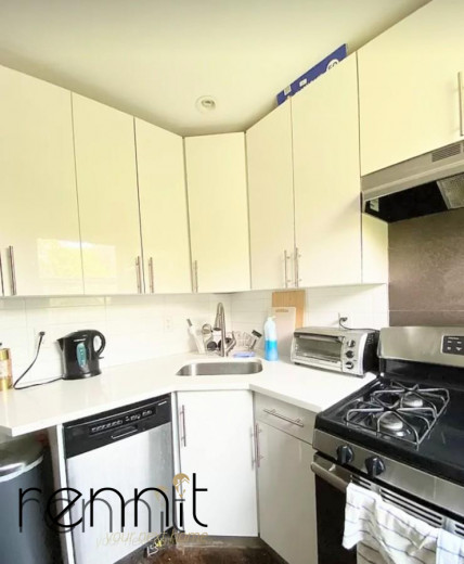 758 Willoughby Ave, Apt 3 Image 7
