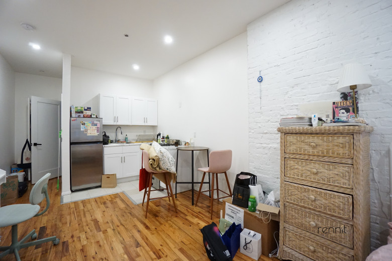 818 Marcy Ave, Apt 1A Image 2