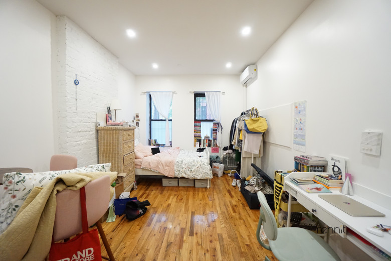 818 Marcy Ave, Apt 1A Image 3