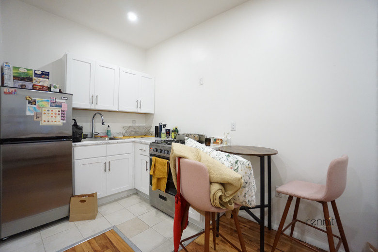 818 Marcy Ave, Apt 1A Image 4