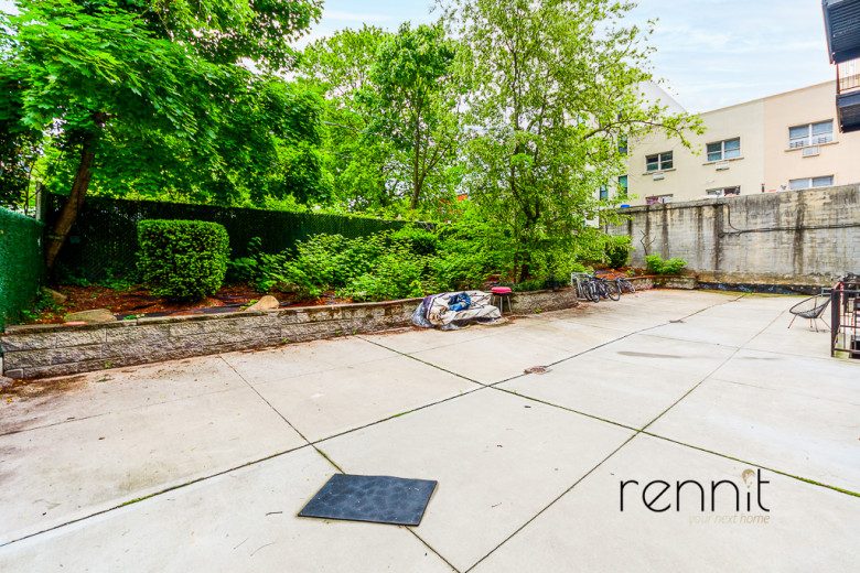 209 Troy Ave, Apt 5 Image 8