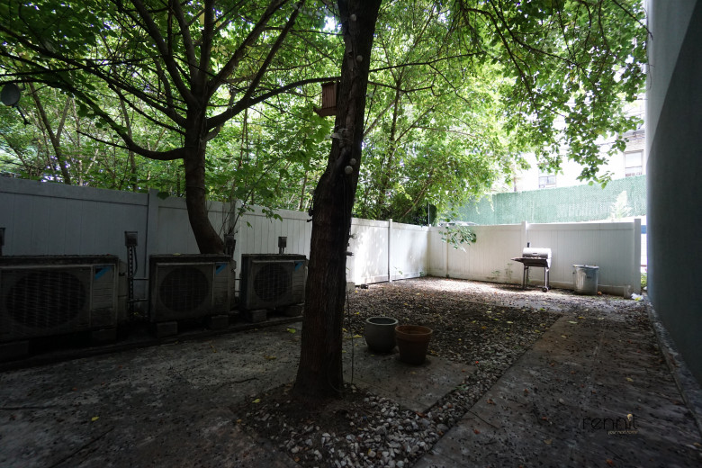 810 St Johns Pl, Apt 1F Image 14