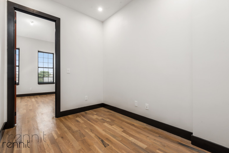 127 Thames Street, Apt 4L Image 6