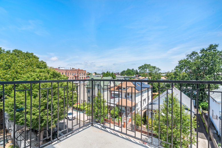 338 E 28th St, Apt 4A Image 3
