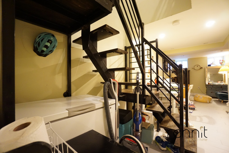 1689 Gates Ave, Apt 1Right Image 15