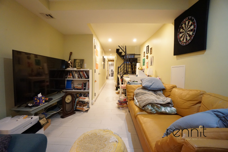 1689 Gates Ave, Apt 1Right Image 17