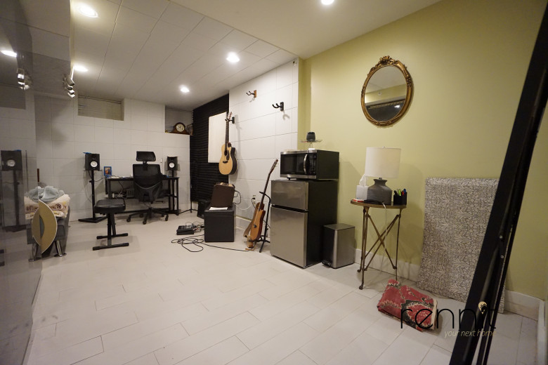 1689 Gates Ave, Apt 1Right Image 19