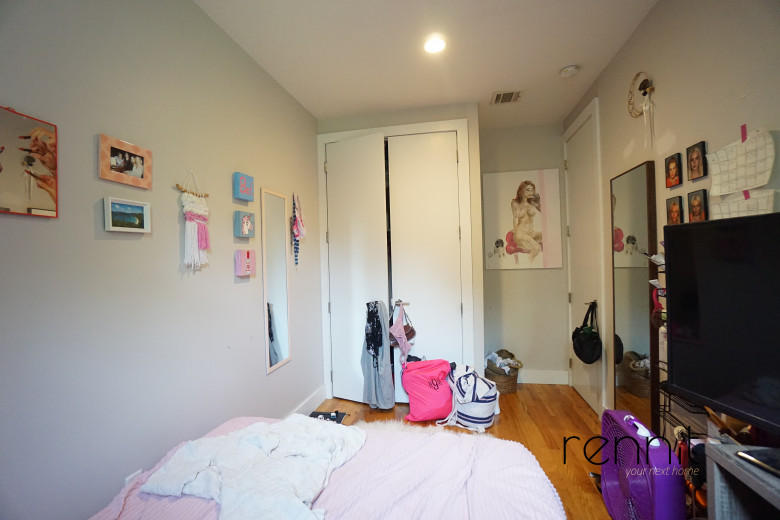 224 Schaefer St, Apt 2L Image 9