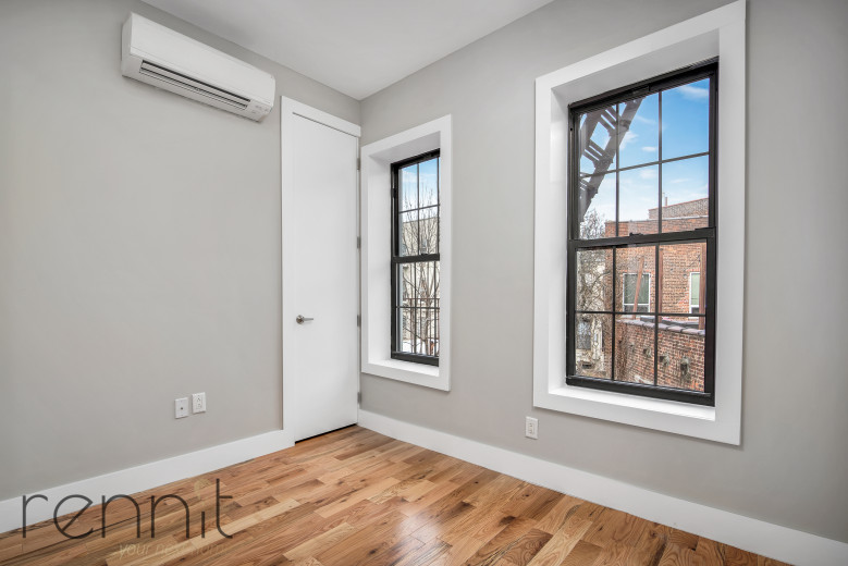 553 E 26th St, Apt 2R Image 4