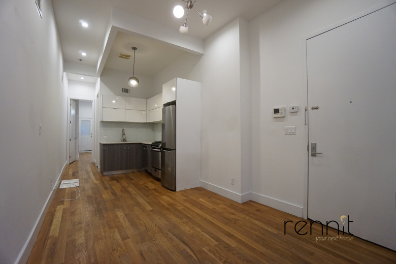 377 Manhattan Ave, Apt 1L Image 1