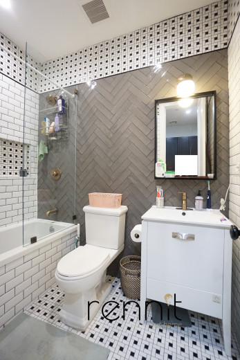 1028 Madison St, Apt 4 Image 8
