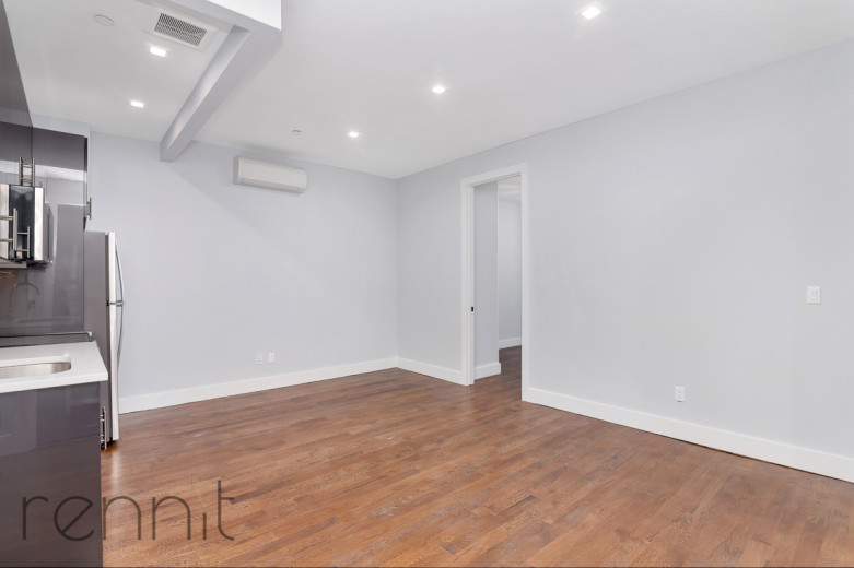 311 Wilson Ave, Apt 2B Image 3