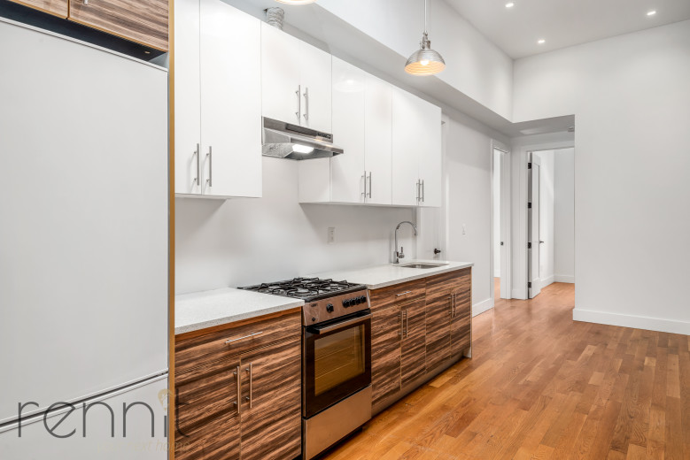 638 Wilson Ave, Apt 3L Image 3