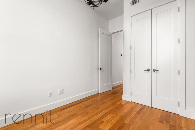 638 Wilson Ave, Apt 3L Image 5
