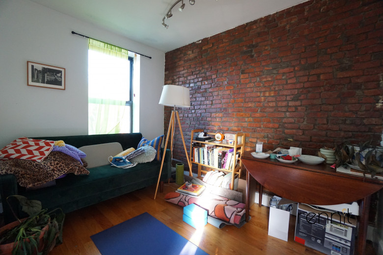 453 Franklin Ave, Apt 3 Image 4