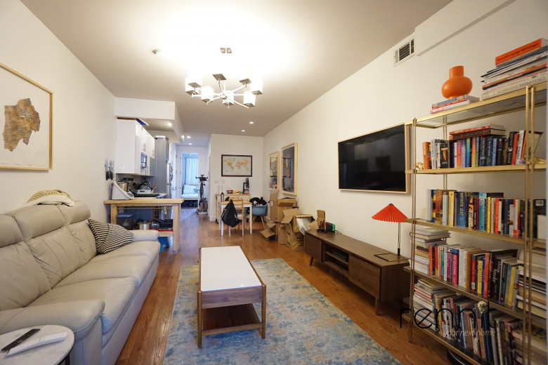 918 Hart St, Apt 1L Image 1