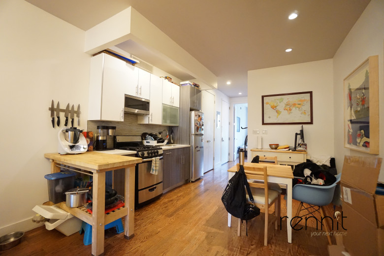 918 Hart St, Apt 1L Image 2