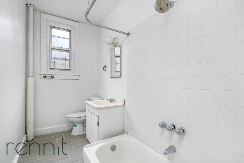967 Bergen St, Apt 4D Image 3