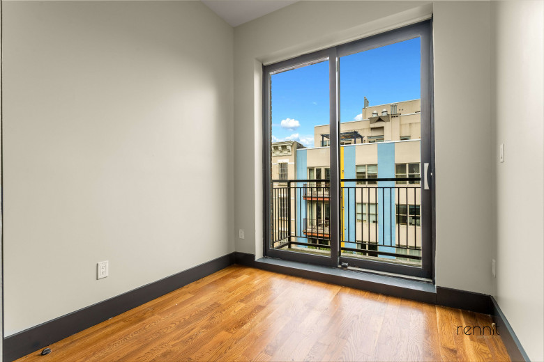 396 S 5th St, Apt 4A Image 8