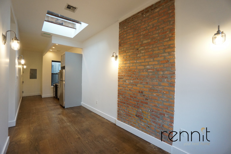 1689 Gates Ave, Apt 3Front Image 9